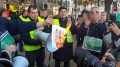 Запалиха демонстративно зелените сертификати в центъра на София