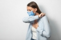 Честото кихане: Симптом на коронавируса при ваксинираните