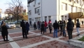 Опашки за бързи тестове се извиха пред лабораториите в Благоевград, неваксинираните плащат по 10 лв., за да отидат на работа