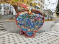 С вяра в доброто! Жителите на Община Симитли за пореден път напълниха с капачки металното сърце в центъра на града