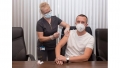Кметът Радослав Ревански дава 13-а и 14-а заплата на ваксинираните служители
