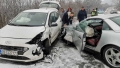 Почна се: Удар между две коли на заснежен път до Кюстендил /СНИМКИ/