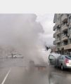 Кола пламна на оживена улица в Благоевград