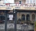 Култовият бар  Папараци  в центъра на Благоевград хлопна кепенци