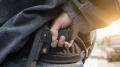 Млад мъж е задържан за стрелба с пистолет в Перник