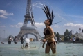 Страшен мор в Париж, линейки хвърчат с припаднали туристи