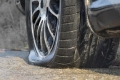 БМВ осъмна със срязани гуми в Симитли