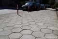Община Сандански пази новите тротоари с колчета против паркиране