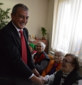 Кметът Илко Стоянов посети Дом за стари хора в кв.  Струмско  навръх патронния празник на социалното заведение
