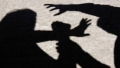 ЖЕСТОКО: Жена нападна дете в двора на училище