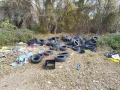 Отново! Грозно сметище от стари гуми и битови боклуци край Петрич