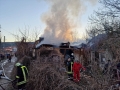 Огнен ад! Пожар изпепели покривите на две къщи в благоевградското село Покровник