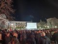 Финалът на филма Вина събра стотици на площада в Сандански
