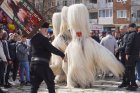 На връх Великден:  Село Елешница отпразнува своя празник със страшни танци на кукерски групи