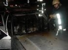 Огнен ад посред нощ! Запалиха 2 коли на общински служител в Банско