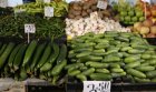 Лек спад на цените на храните заради поевтиняването на зеленчуците