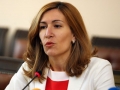 Министър Ангелкова: 57 лв. за чадър и шезлонг по морето е абсурд