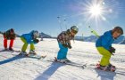 В Световния ден на снeга: Банско пусна за децата ски за левче