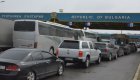 Интензивен е трафикът на изход за товарни автомобили по граничните пунктове  Видин ,  Оряхово  и  Кардам