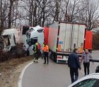Катастрофа между два камиона край Юндола, има пострадал