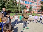 Първи уроци по любов към гората предадоха горски педагози от ЮЗДП на децата от първи клас в СУ Иван Вазов в Благоевград