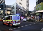 Жертви и ранени при нападение с хладно оръжие в голям търговски център в Сидни (СНИМКИ)