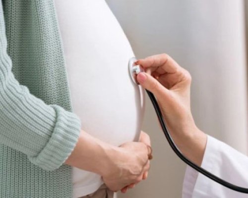 Бременните жени да се ваксинират срещу коклюш след шестия месец