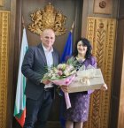 Директорката на Музеен комплекс-Банско се пенсионира,кметът Стойчо Баненски я поздрави