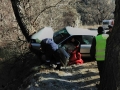 Семейство гръцки граждани самокатастрофира в дефилето, колата едва не полетя в реката