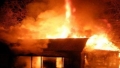 Къща, гараж и дърводелски цеха горяха вчера в Пиринско