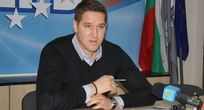 Депутатът Георги Андонов предлага 16-годишните да имат право на глас