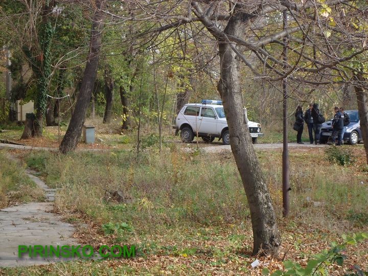 Със самоделно направена пушка жител от село Плоски заплашва мъж от гоцеделчевско в собствения му имот