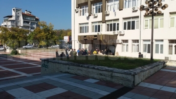 И днес: Опашки за тестове и ваксини в Благоевград
