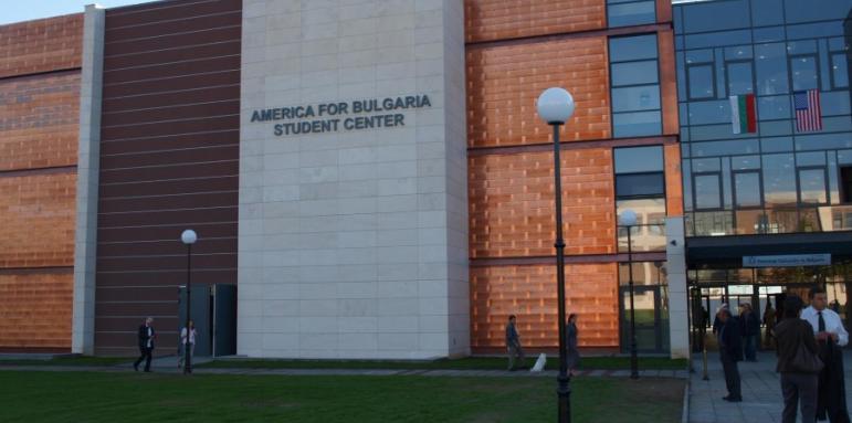 Фондация  Америка за България  дарява близо 2млн. щ.д. за стипендии и дейности за развитие на Американския университет