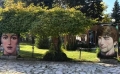 Красота в парка на Разлог: Есента обагри косите на Мехомийската мома, до нея достойно застана- Разложкият ердженин