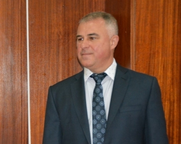 Полиция нахлу в заведения и магазини в Симитли, кметът Апостолов гневен, излезе с декларация