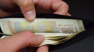 Равносметка: Минималната заплата едва стига за сметки и храна