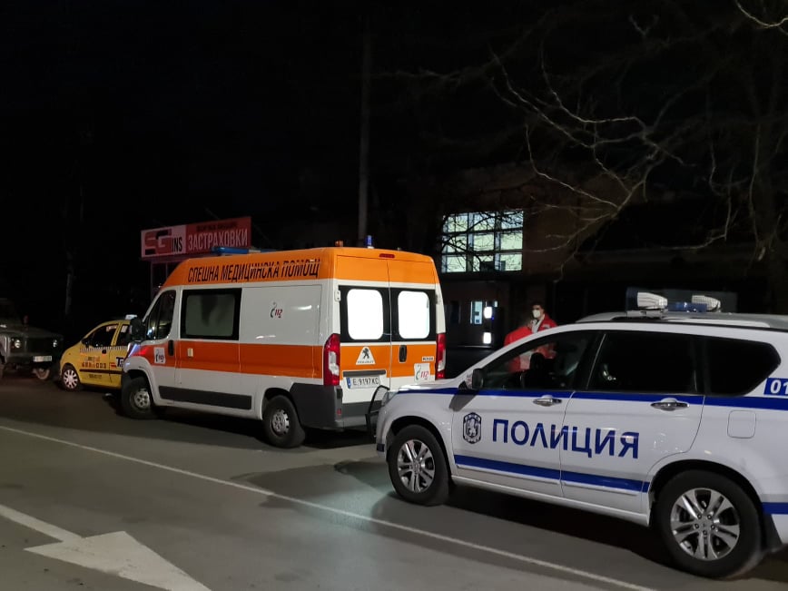 Таксиметров шофьор е открит мъртъв в района на ЖП гарата в Благоевград тази вечер