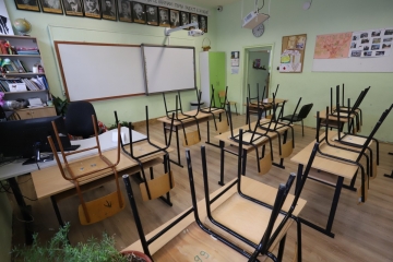 Онлайн обучението продължава в Благоевград и Сандански заради високата заболеваемост
