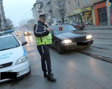 Официално! Глобата за пакиране на тротоари, паркове и градинки от 50 до 200 лева