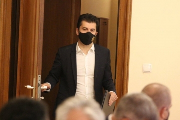 Кирил Петков: Блокираме поскъпването на тока от 1 януари!