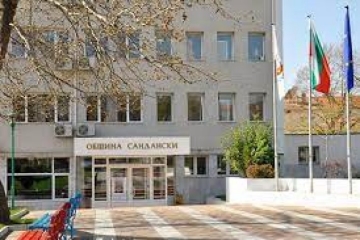 Община Сандански отпусна годишни стипендии на даровити деца и подкрепи медиците стажанти