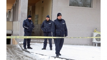 Мъж преби жена си и 6-годишния си внук с метална тръба