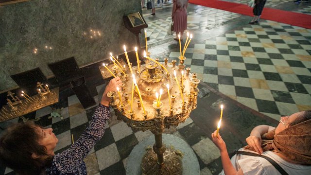 Българите си пожелаха благоденствие на народа и по-интересна година