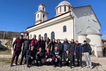 Лъчезар Христов извади кръста от р. Четирка в Покровник