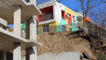 Ето защо се е срутила бетонната ограда на детската градина в Благоевград