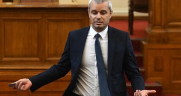 Възраждане  се обяви против зеления сертификат в НС, подава жалба до Конституционния съд
