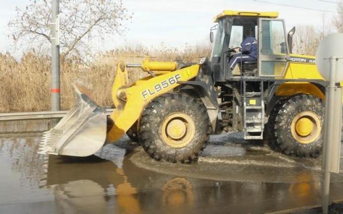 Водите на Струма застрашават петричко село