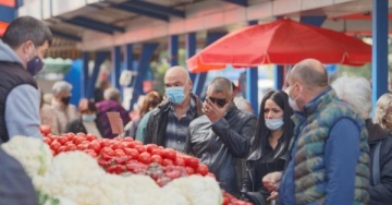 Скоро няма да има български краставици и домати по пазарите ни