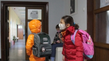 Учениците в Пиринско продължават обучението си присъствено